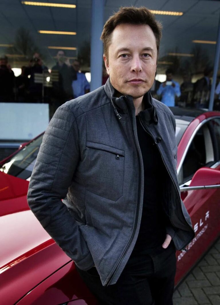 Elon Musk Becomes the First Person to Reach Trillionaire Status