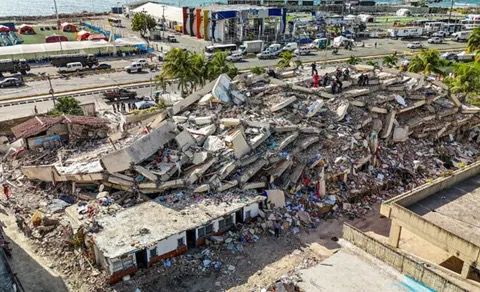 3,238 Injured as Venezuela Earthquake Death Toll Climbs to 1,430